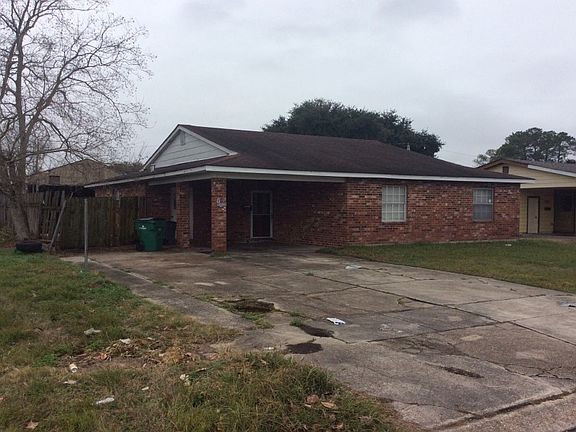 3rd image of 694 Newport Cir