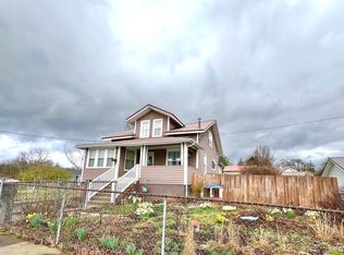 208 Beech Ave, Oak Hill, WV 25901