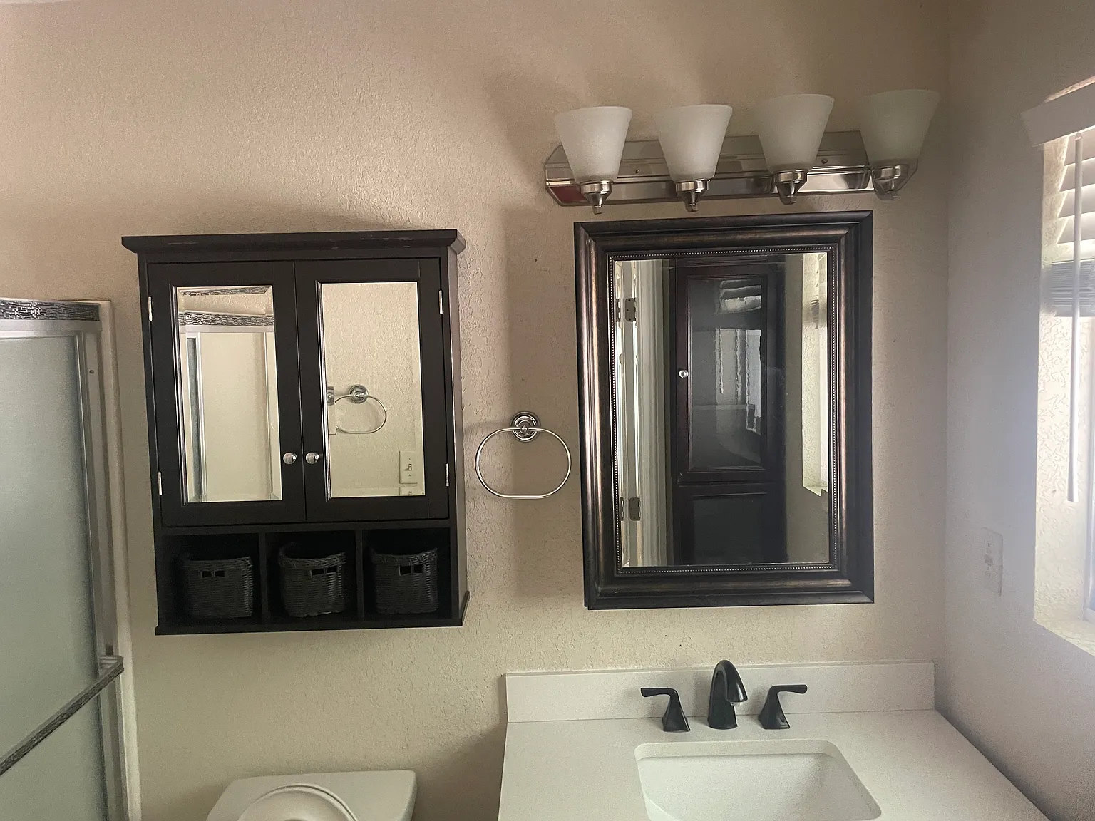 3 bed, 1153 sqft, $2,200 — Photo 4