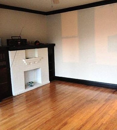 Living Room with fireplac