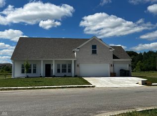 6825 Bluebird Ln, Seymour, IN 47274