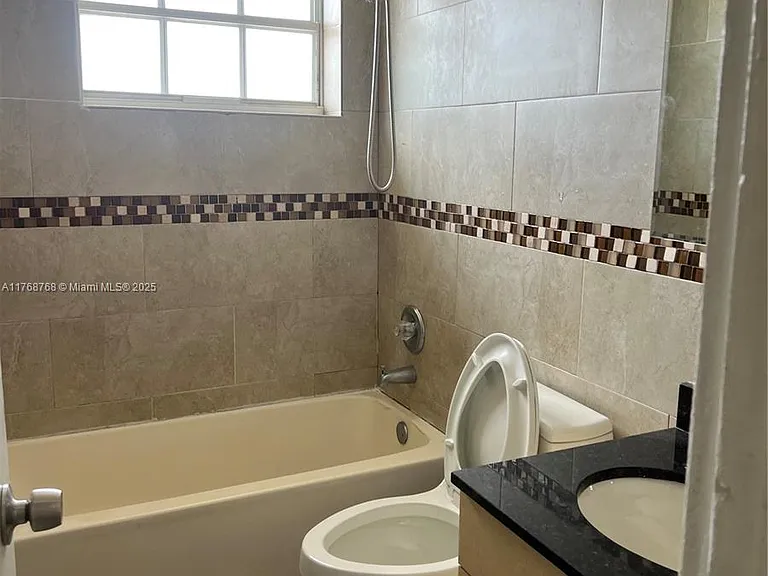 5100 NW 23rd Ave #5 — Photo 7
