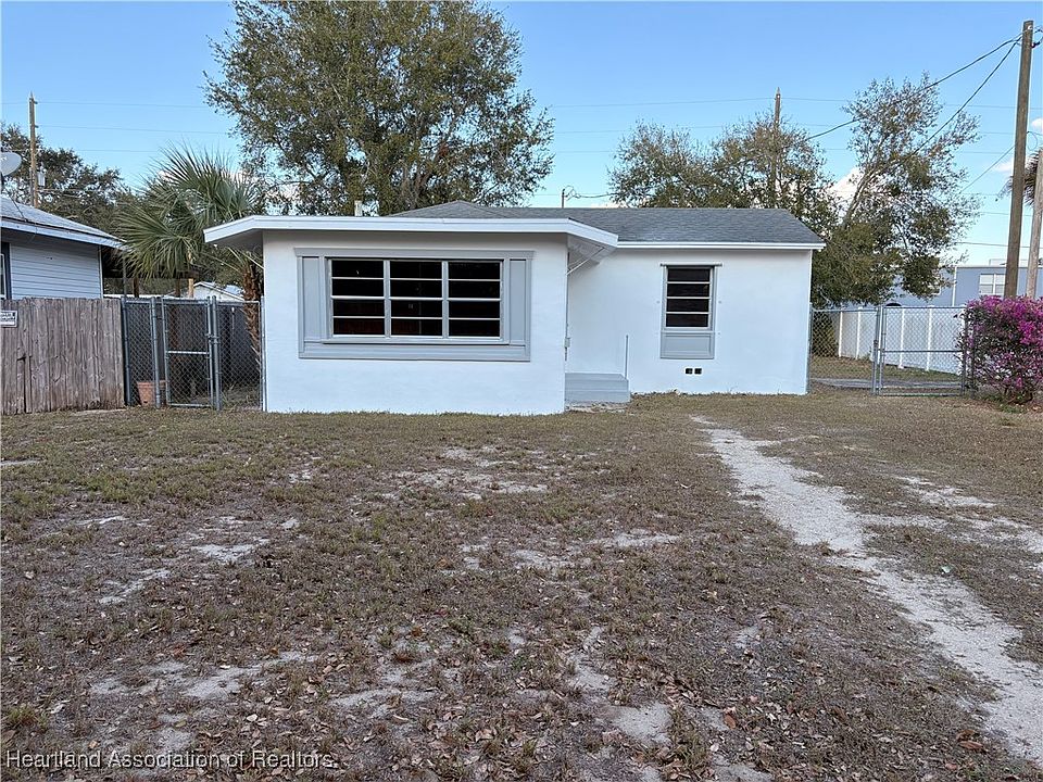 1st image of 228 Magnolia Ave