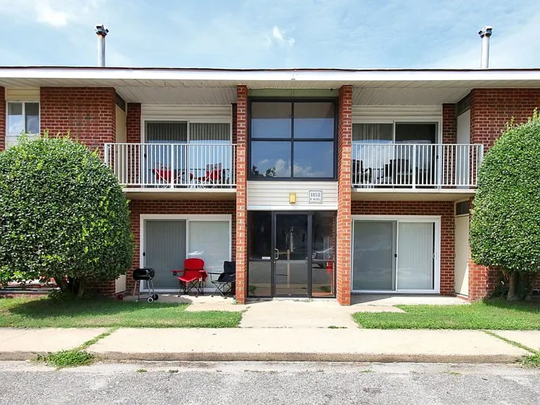 East Bay Apartments — Photo 4