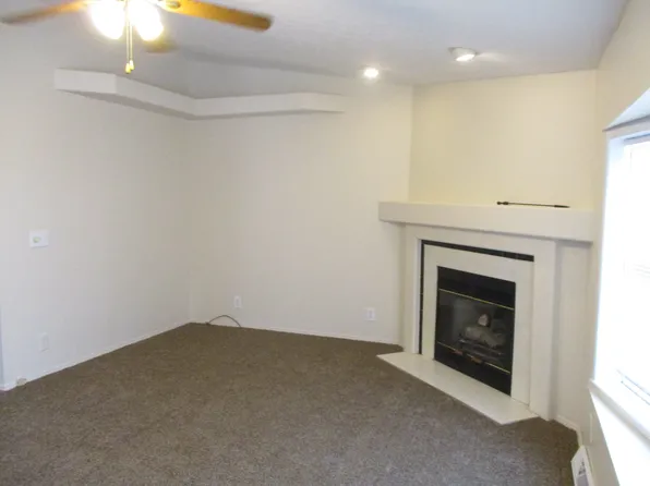 43568 Clementine Dr #39, Clinton Township, MI 48036