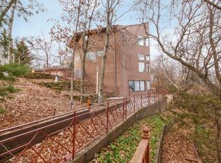 1532 N Ridge Dr, Hudson, WI 54016