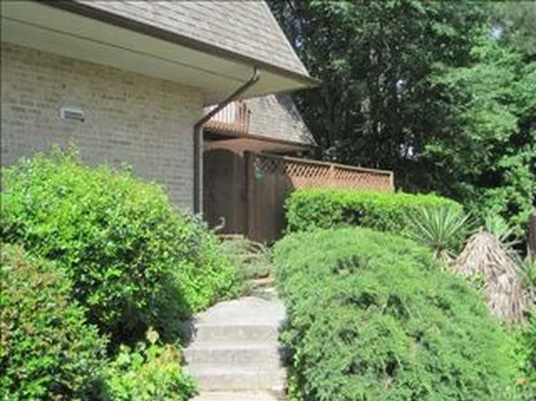 171 Springberry Ln #171, Chapel Hill, NC 27517