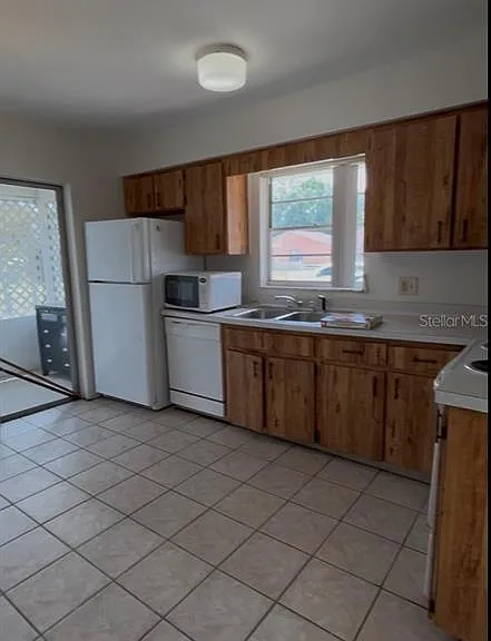 945 Bryan Ct — Photo 7