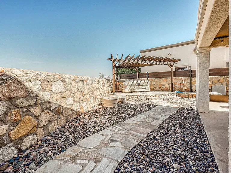 1627 Brillo Del Sol #C-T — Photo 64