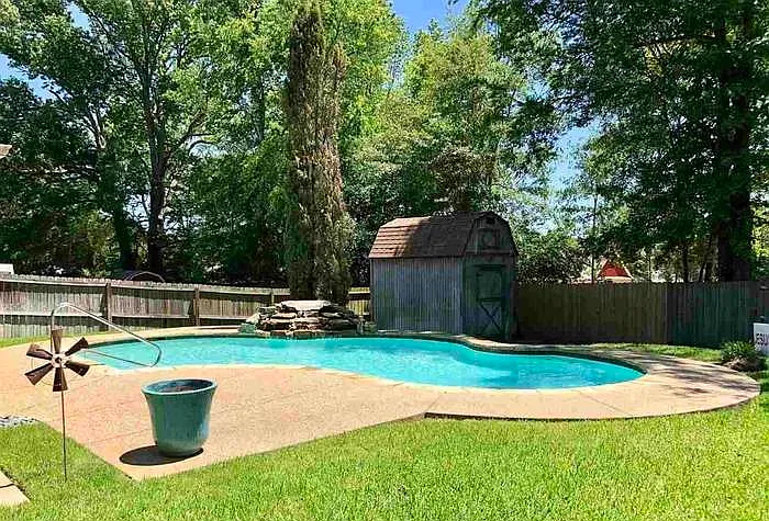 3 bed, 1666 sqft, $2,400 — Photo 3