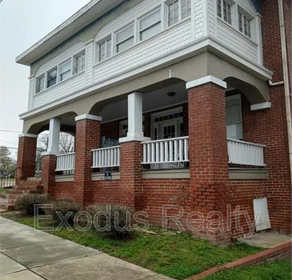 105 Gordon St #5 — Photo 2