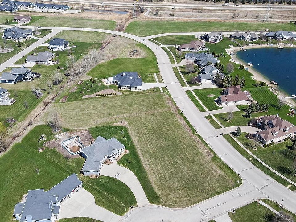 2nd image of 436 N COUNTRY LANE #80