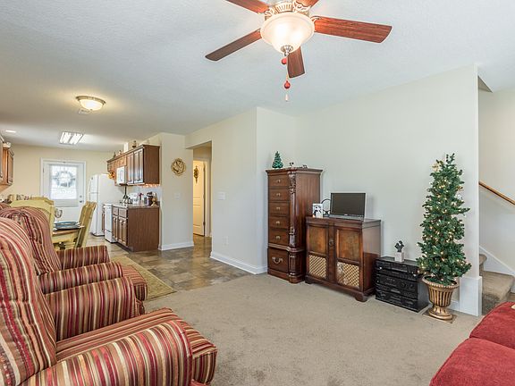 5th image of 204 Heritage Crossing Dr