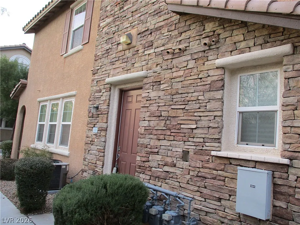 Building Photo - 8421 Insignia Ave #101