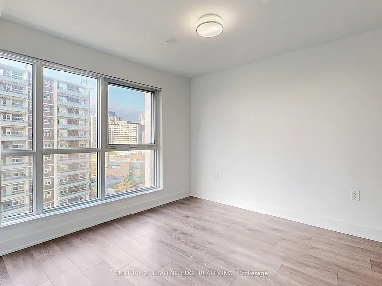 585 Bloor St E #821 — Photo 14