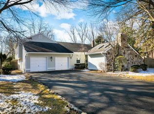 84 Cherry Tree Farm Rd, Middletown, NJ 07748