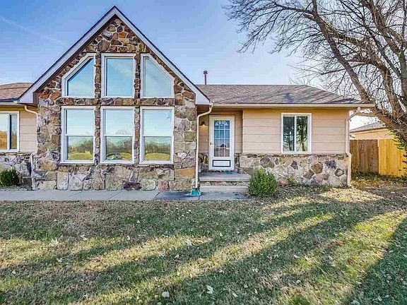 3rd image of 328 N Cedarwood Dr