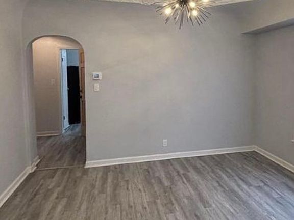 3rd image of 4065 N Elmhurst Rd