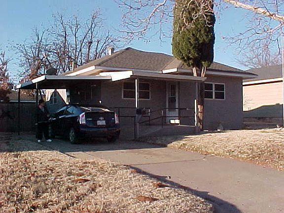 2nd image of 603 Avenue I NW