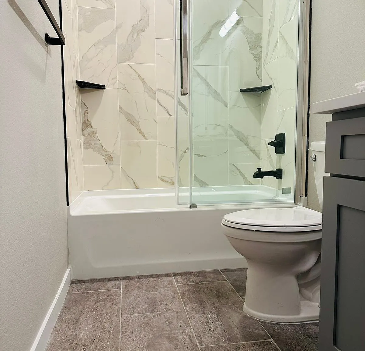 3 bed, 1050 sqft, $2,350 — Photo 2