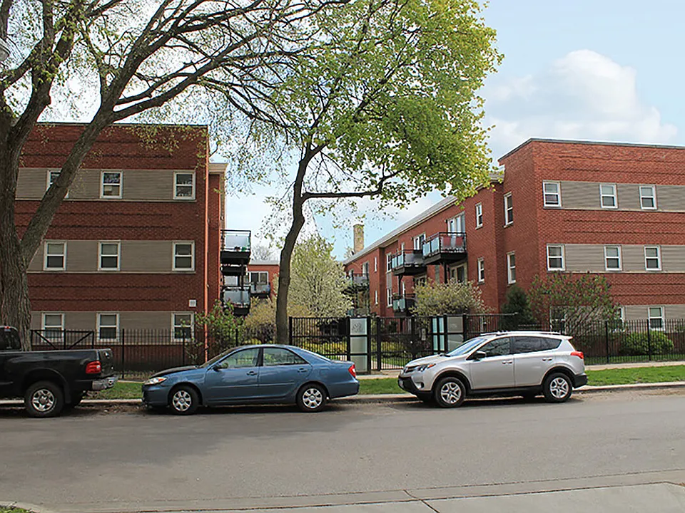 6435-43 N. Damen Ave.