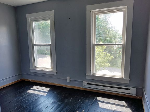 Upstairs Bedroom 1