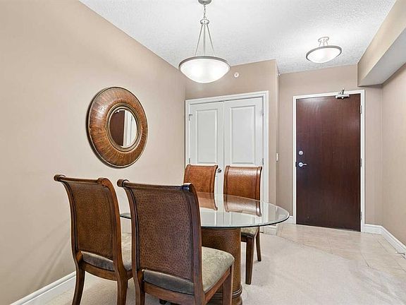4th image of 920 S 5th Ave SW #1206
