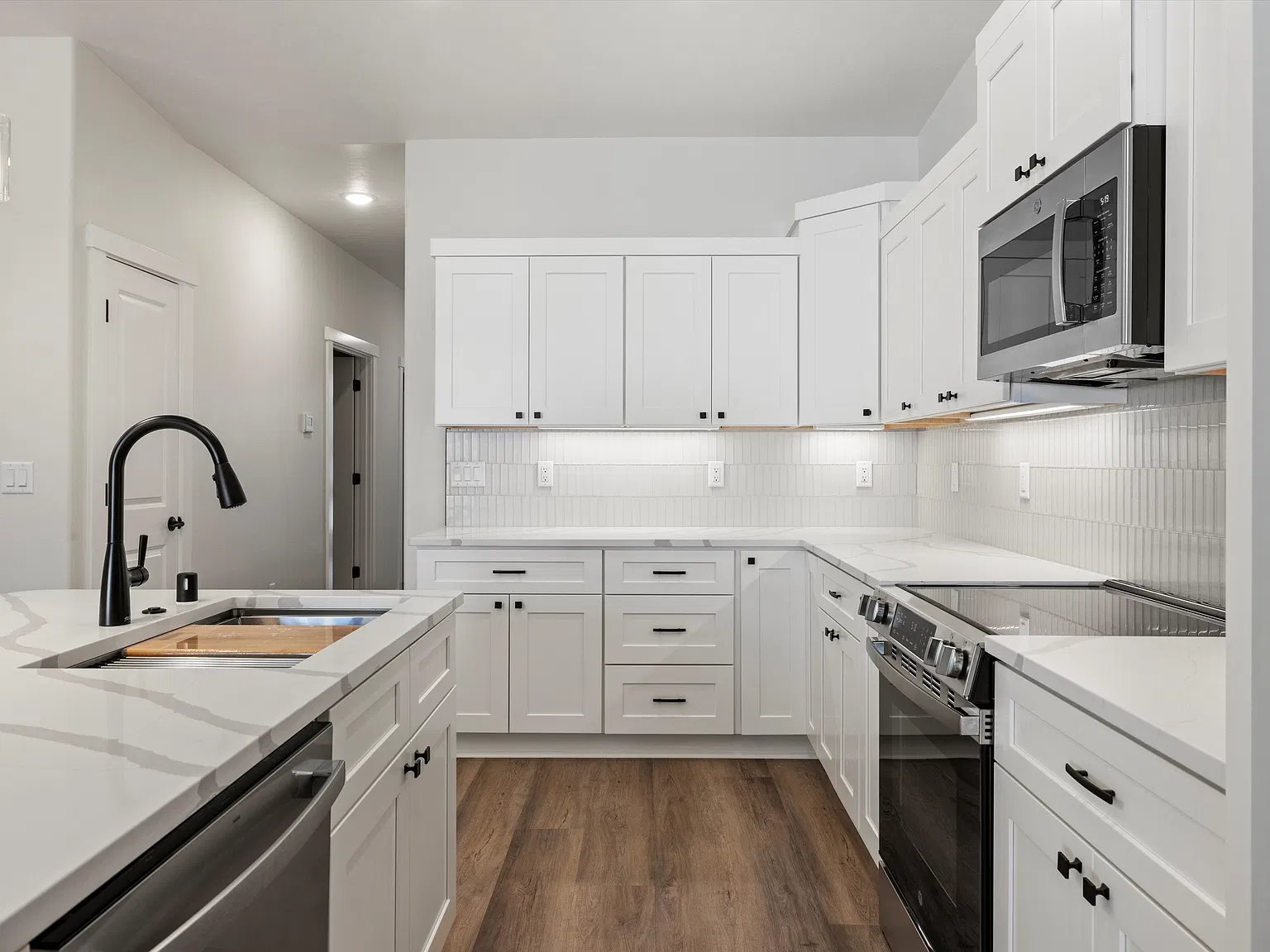 2 bed, 1320 sqft, $2,200 — Photo 4