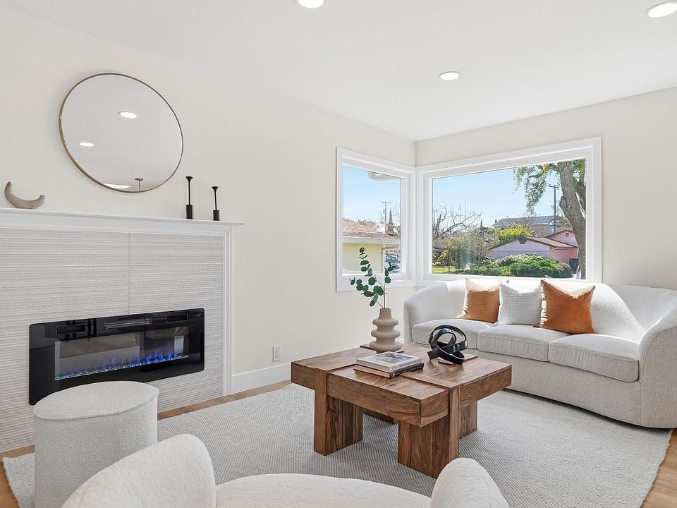 2nd image of 2173 Santa Cruz Ave