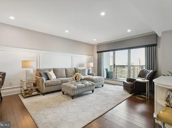 717 S Columbus Blvd Unit 914, Philadelphia, PA 19147