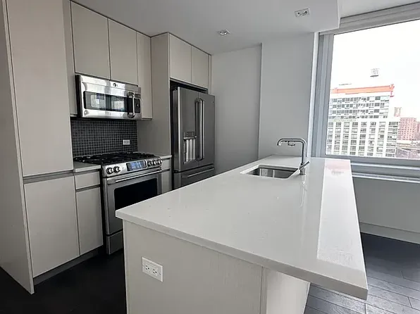 309 Gold Street image 1 of 15