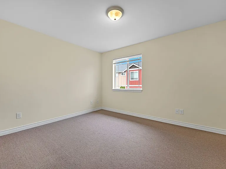 5760 Legoe Ave — Photo 43