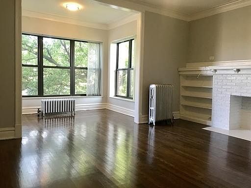 3rd image of 4706 N Albany Ave #2