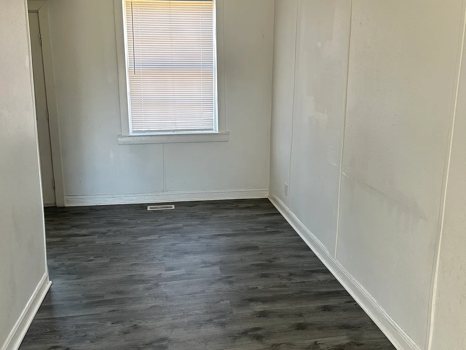 2 bed, 744 sqft, $1,000 — Photo 3