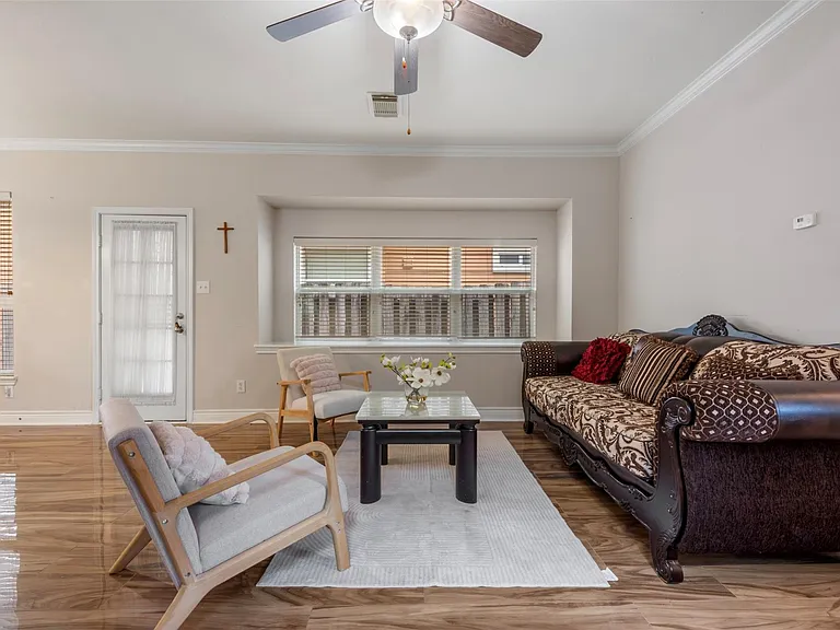 7138 Sun Village Dr — Photo 7