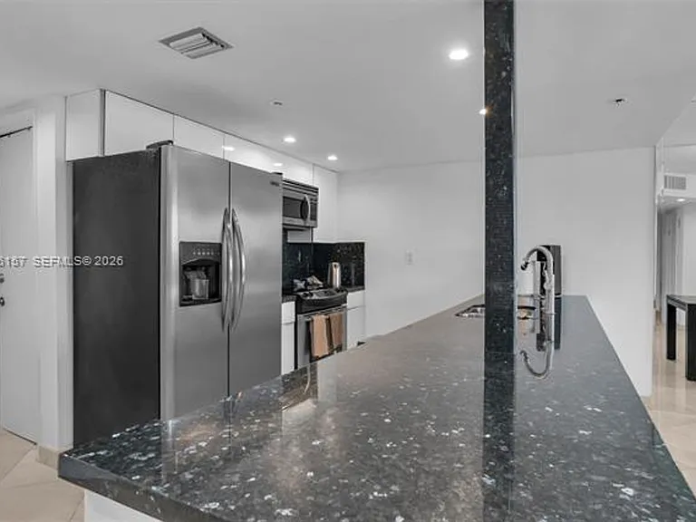 1717 N Bayshore Dr #CU-A-3332 — Photo 1