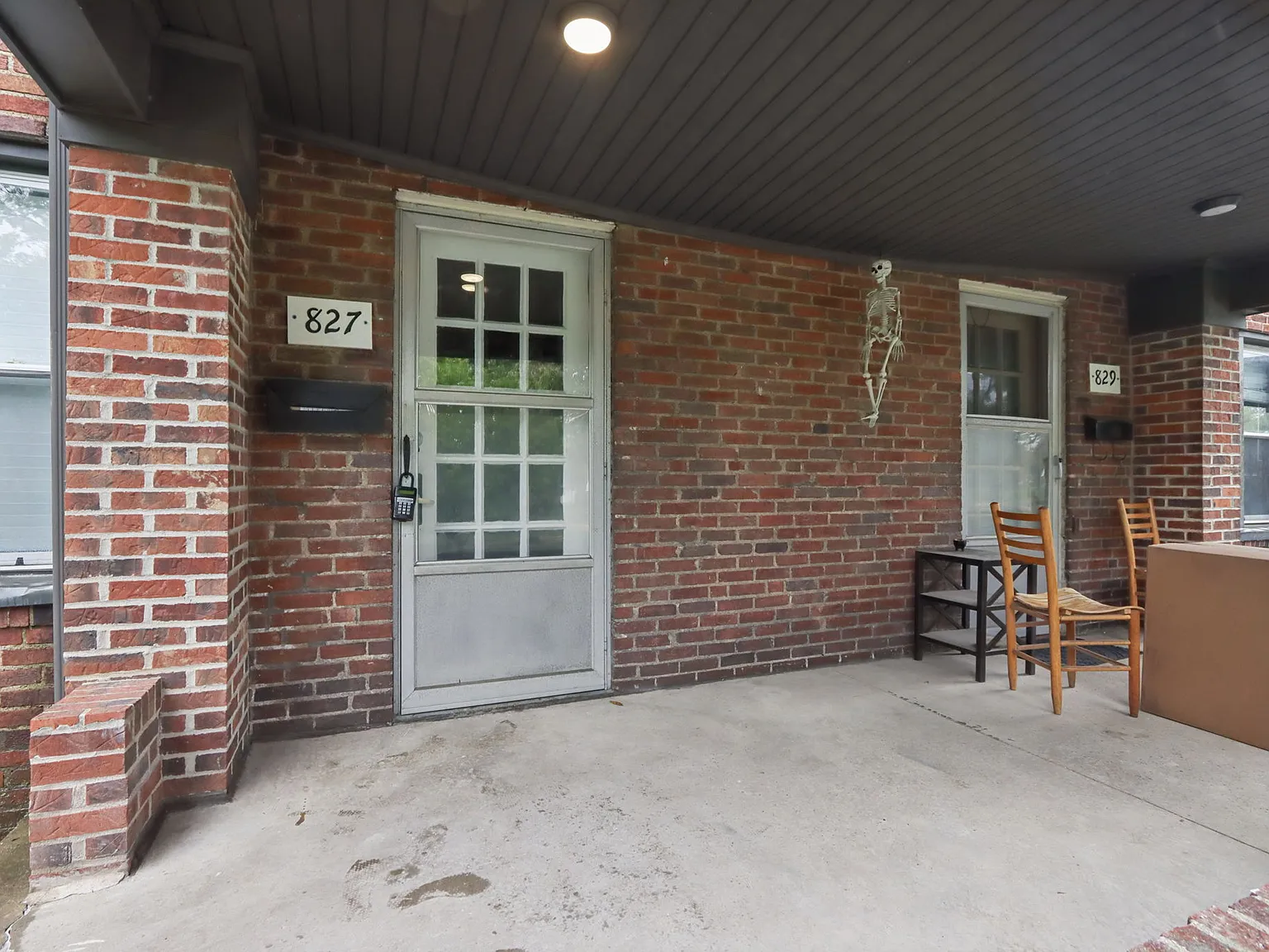 827 Northwest Boulevard - Unit 827 — Photo 2