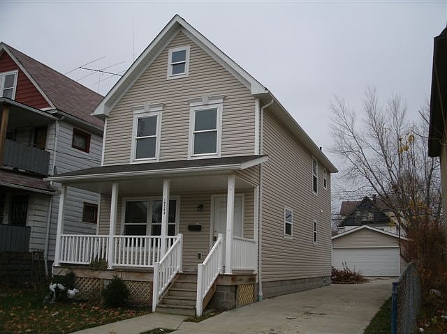 1st image of 10704 Amor Ave