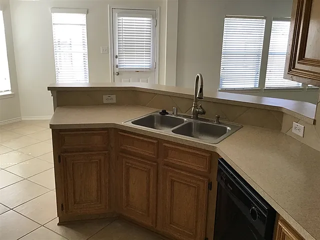 11011 Pierce Valley Dr — Photo 2