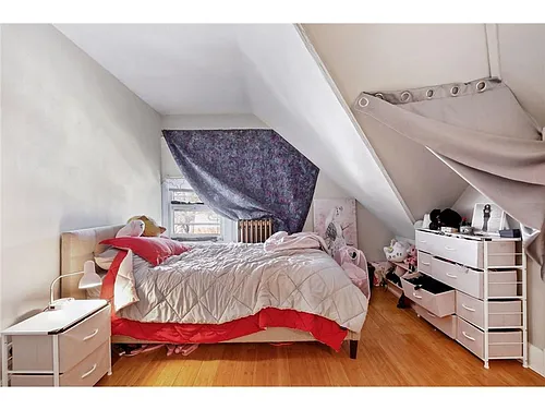1862 Roblyn Ave Photo 1