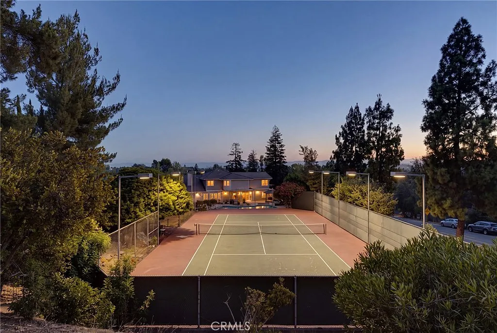 5 bed, 3157 sqft, $10,000 — Photo 4