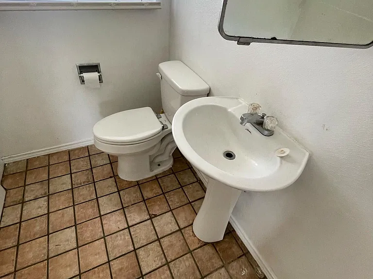 1219 W Morton St — Photo 14