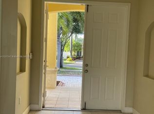 7820 NW 163rd St #7820, Hialeah, FL 33016