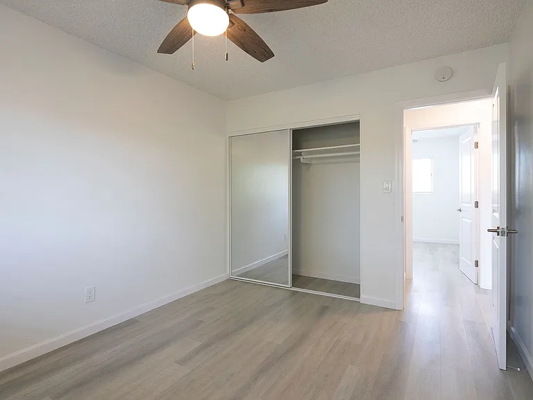 Catalina Pacific Apartments — Photo 8