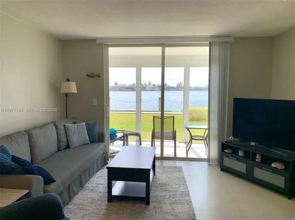 3010 Marcos Dr APT R105, Aventura, FL 33160