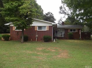 925 S Brady Ave, Newton, NC 28658