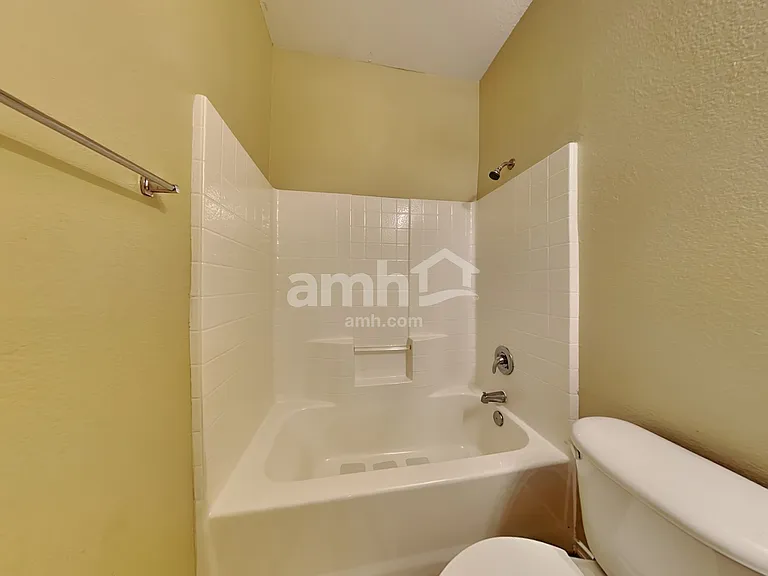 86 N Highland Dr — Photo 15