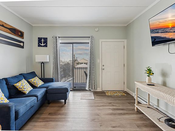 4th image of 3201 Atlantic Ave #310
