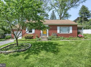 1547 Eden Rd, Lancaster, PA 17601