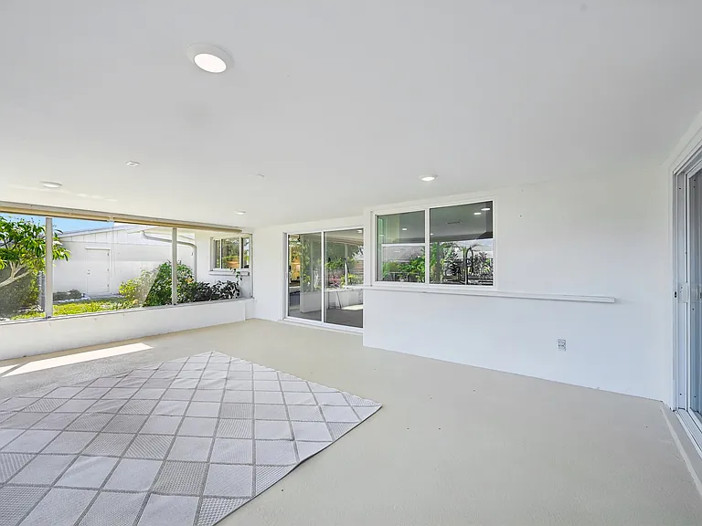 6735 Keystone Dr — Photo 41